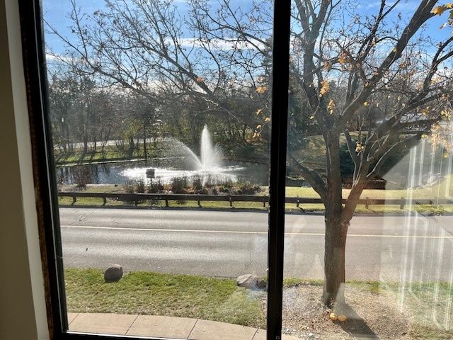 33 Shoreline Road B, Lake Barrington, IL 60010