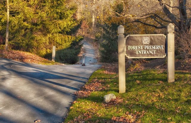 33 Shoreline Road B, Lake Barrington, IL 60010