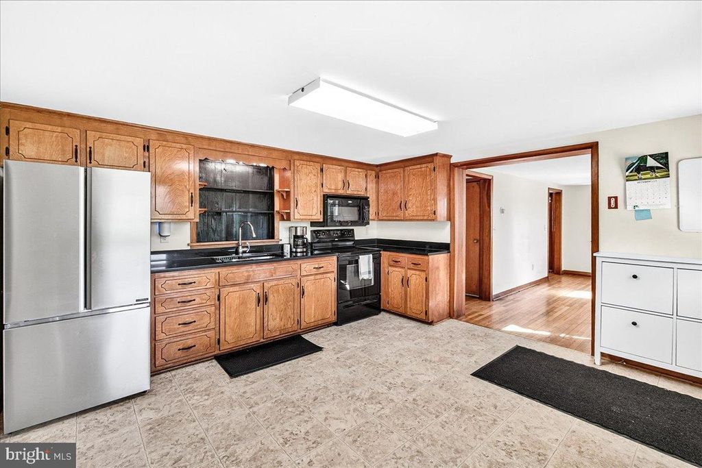 11804 PLEASANT WALK RD, Myersville, MD 21773