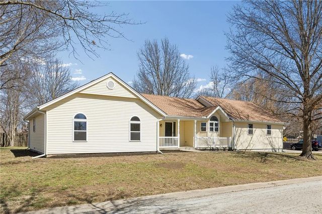 204 W 1st Street, Garden City, MO 64747