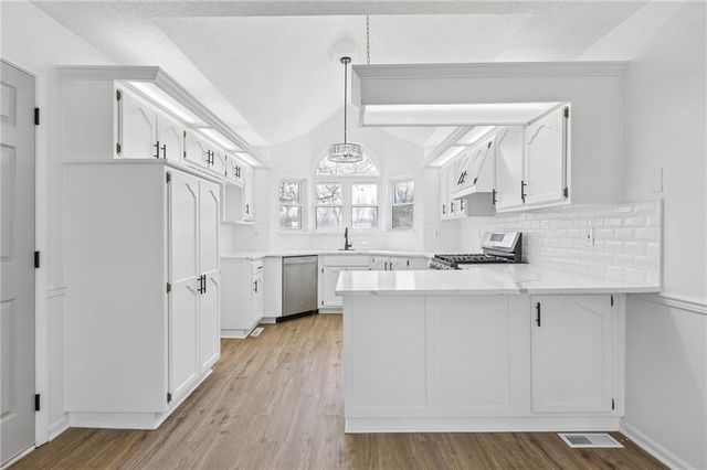 204 W 1st Street, Garden City, MO 64747