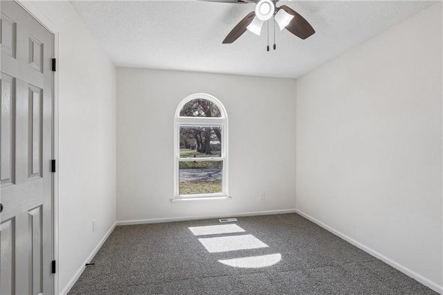 204 W 1st Street, Garden City, MO 64747