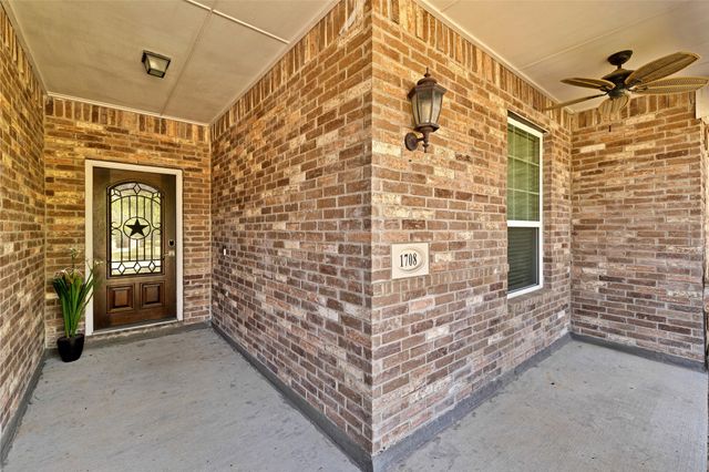 1708 Settlement Way, Aubrey, TX 76227