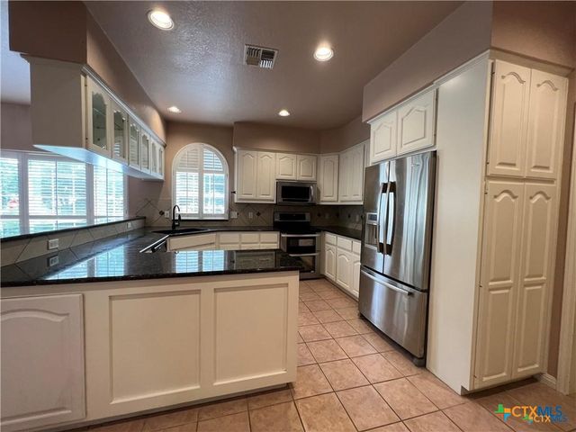 742 W San Antonio Street, San Marcos, TX 78666