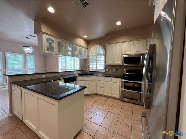 742 W San Antonio Street, San Marcos, TX 78666
