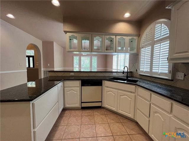 742 W San Antonio Street, San Marcos, TX 78666