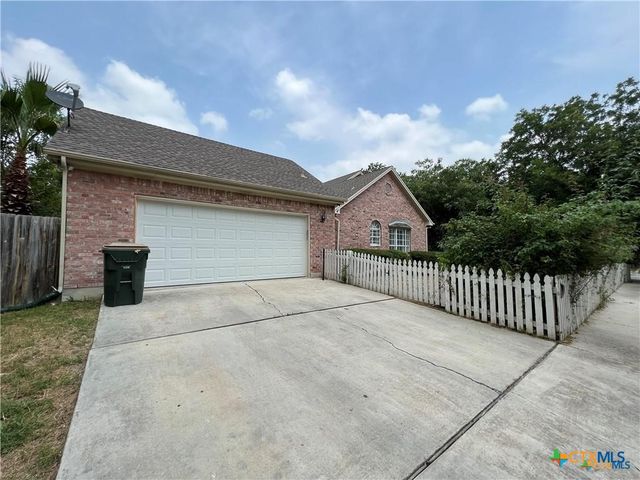742 W San Antonio Street, San Marcos, TX 78666