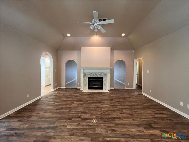 742 W San Antonio Street, San Marcos, TX 78666