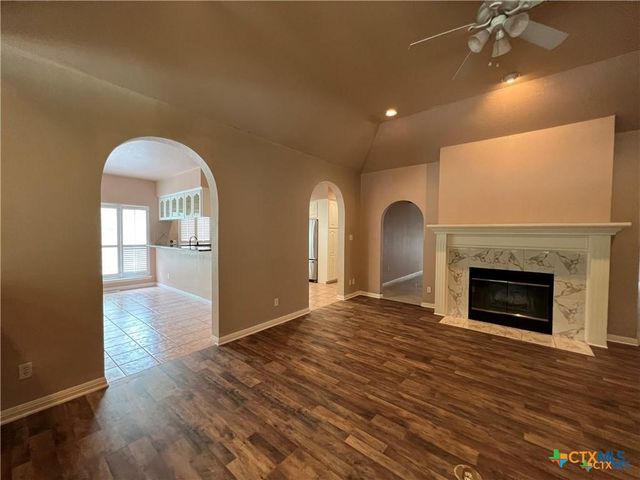 742 W San Antonio Street, San Marcos, TX 78666