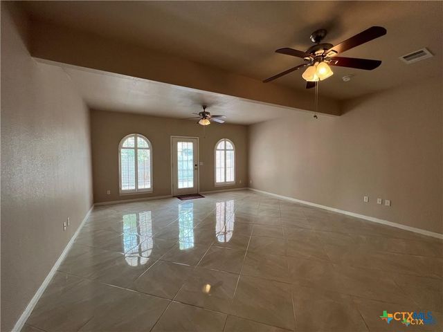 742 W San Antonio Street, San Marcos, TX 78666