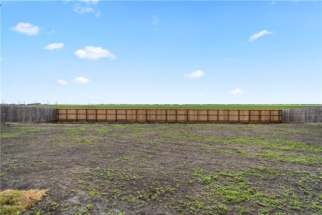 2418 Pegasus Dr, Corpus Christi, TX 78415
