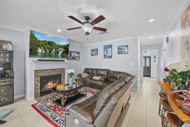 910 Apollo Street, New Caney, TX 77357