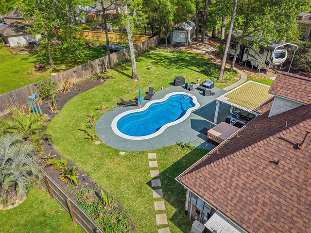 910 Apollo Street, New Caney, TX 77357