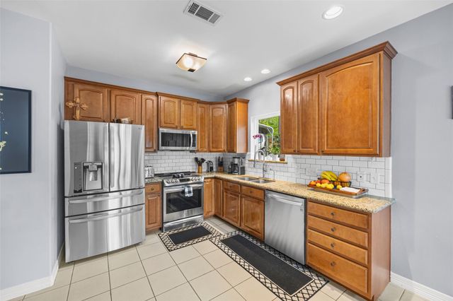 910 Apollo Street, New Caney, TX 77357