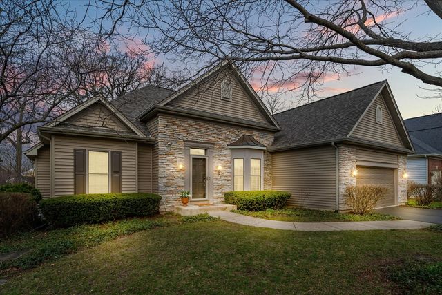 359 Johnson Woods Drive, Batavia, IL 60510