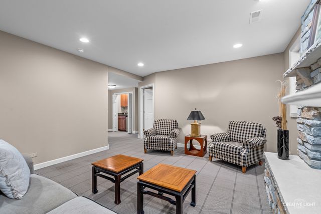 359 Johnson Woods Drive, Batavia, IL 60510