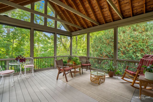 359 Johnson Woods Drive, Batavia, IL 60510