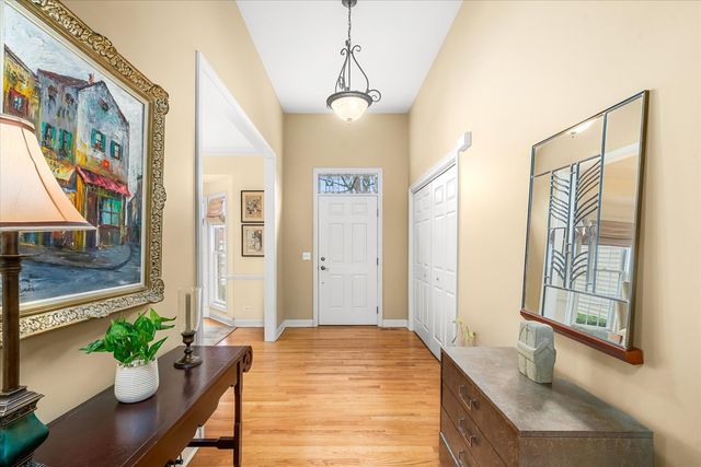 359 Johnson Woods Drive, Batavia, IL 60510