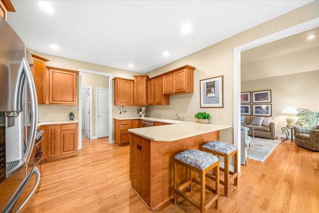 359 Johnson Woods Drive, Batavia, IL 60510