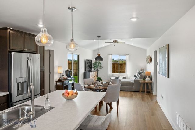 515 Reflector Rd, Belgrade, MT 59714