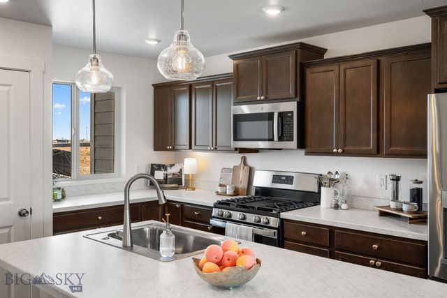 515 Reflector Rd, Belgrade, MT 59714