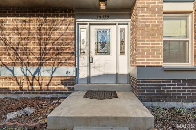 13112 Royal Pines Drive, St Louis, MO 63146