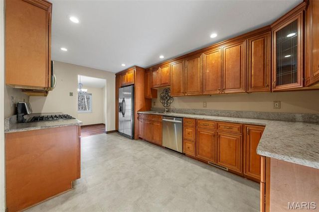 13112 Royal Pines Drive, St Louis, MO 63146