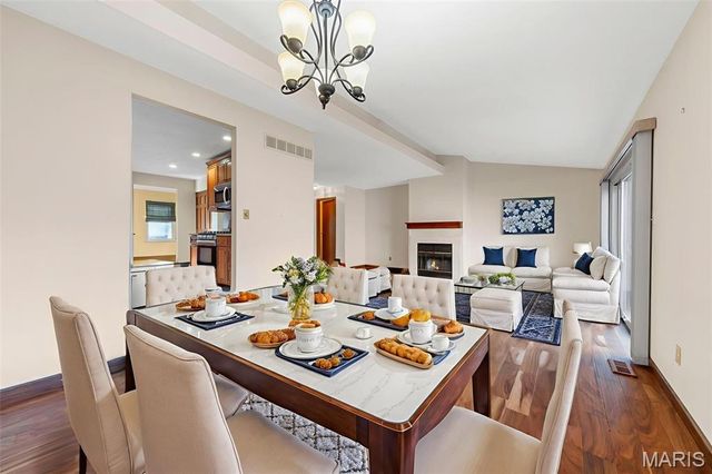 13112 Royal Pines Drive, St Louis, MO 63146