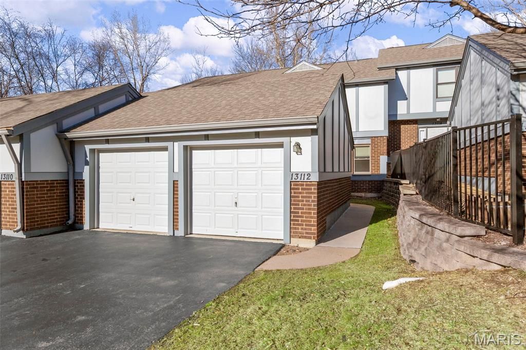 13112 Royal Pines Drive, St Louis, MO 63146