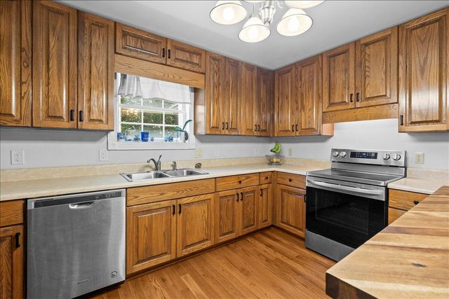 421 Golden Oaks Drive, Hixson, TN 37343