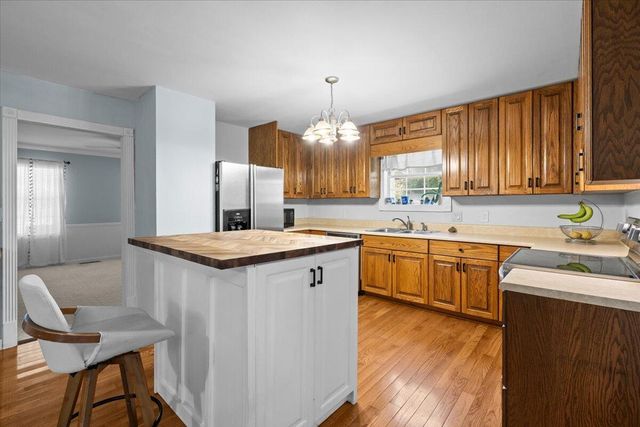 421 Golden Oaks Drive, Hixson, TN 37343
