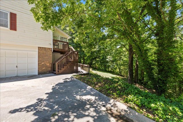 421 Golden Oaks Drive, Hixson, TN 37343
