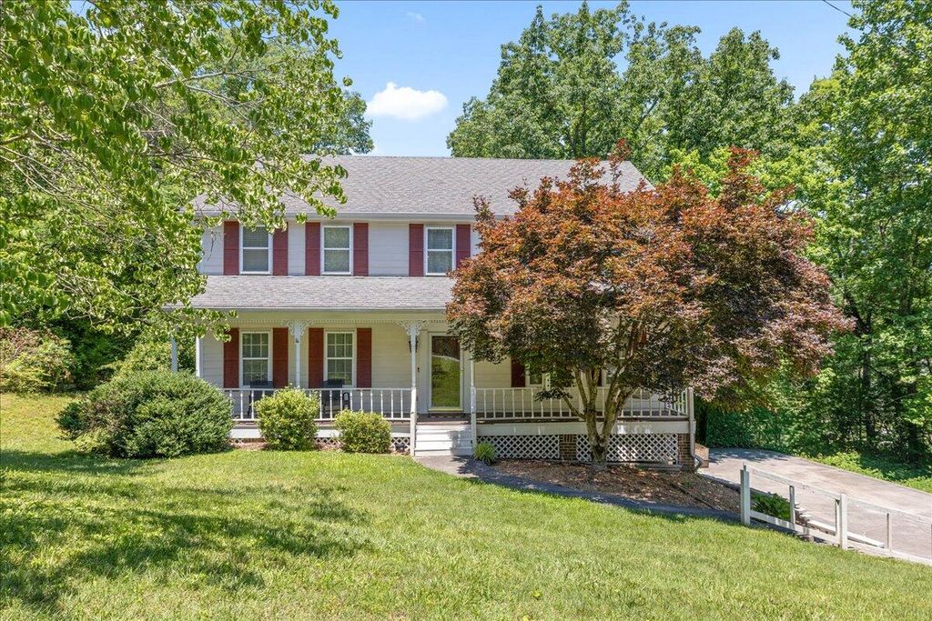 421 Golden Oaks Drive, Hixson, TN 37343