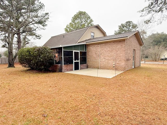 108 Sandtrap Road, Summerville, SC 29483