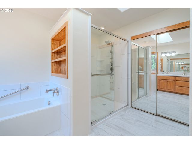 10800 Nw 13TH Pl, Vancouver, WA 98685