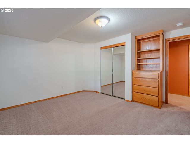 10800 Nw 13TH Pl, Vancouver, WA 98685