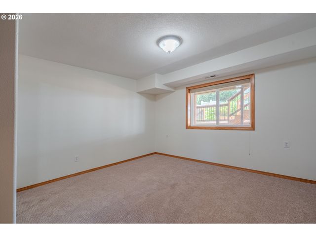 10800 Nw 13TH Pl, Vancouver, WA 98685