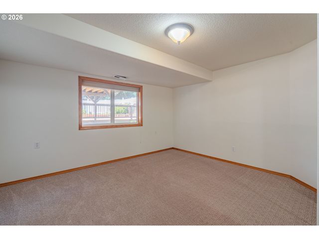 10800 Nw 13TH Pl, Vancouver, WA 98685