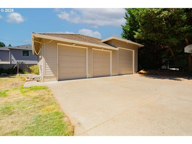 10800 Nw 13TH Pl, Vancouver, WA 98685