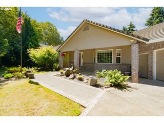 10800 Nw 13TH Pl, Vancouver, WA 98685