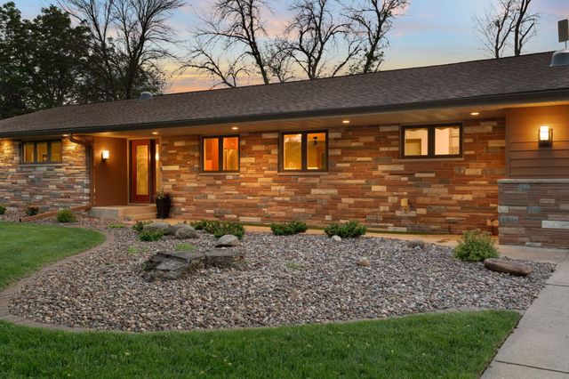706 23rd Street SW, Austin, MN 55912