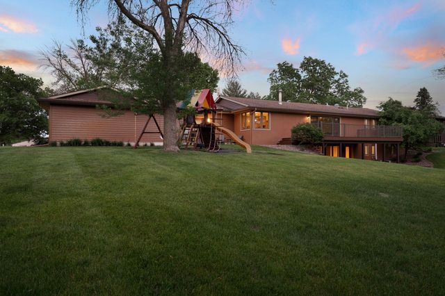 706 23rd Street SW, Austin, MN 55912