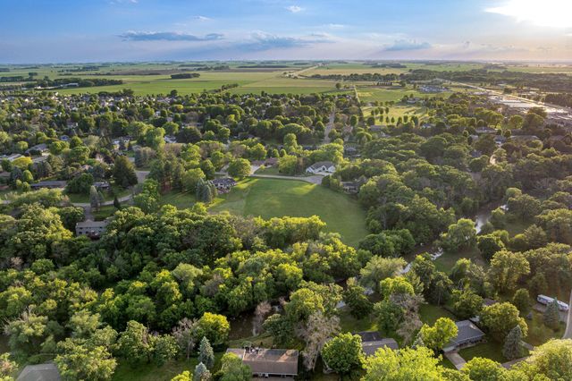 706 23rd Street SW, Austin, MN 55912