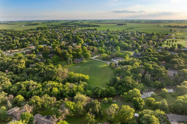 706 23rd Street SW, Austin, MN 55912