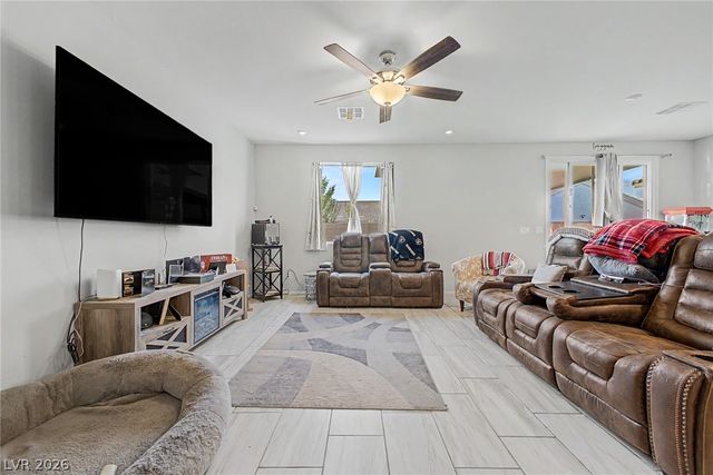 512 Shimmering Sands Avenue, North Las Vegas, NV 89031