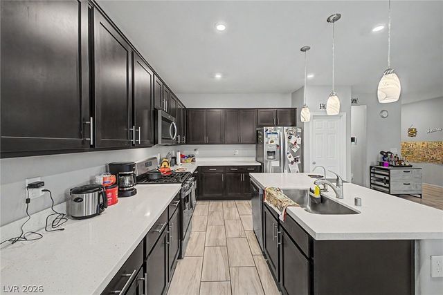512 Shimmering Sands Avenue, North Las Vegas, NV 89031
