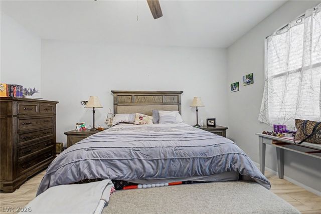 512 Shimmering Sands Avenue, North Las Vegas, NV 89031