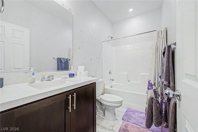 512 Shimmering Sands Avenue, North Las Vegas, NV 89031