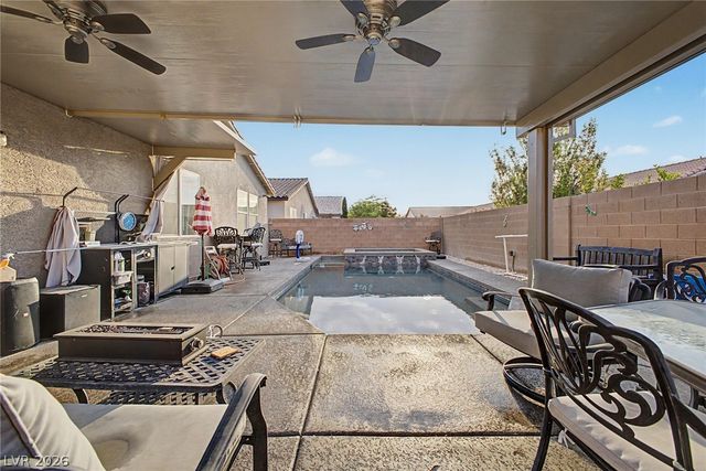 512 Shimmering Sands Avenue, North Las Vegas, NV 89031