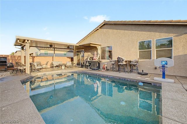 512 Shimmering Sands Avenue, North Las Vegas, NV 89031